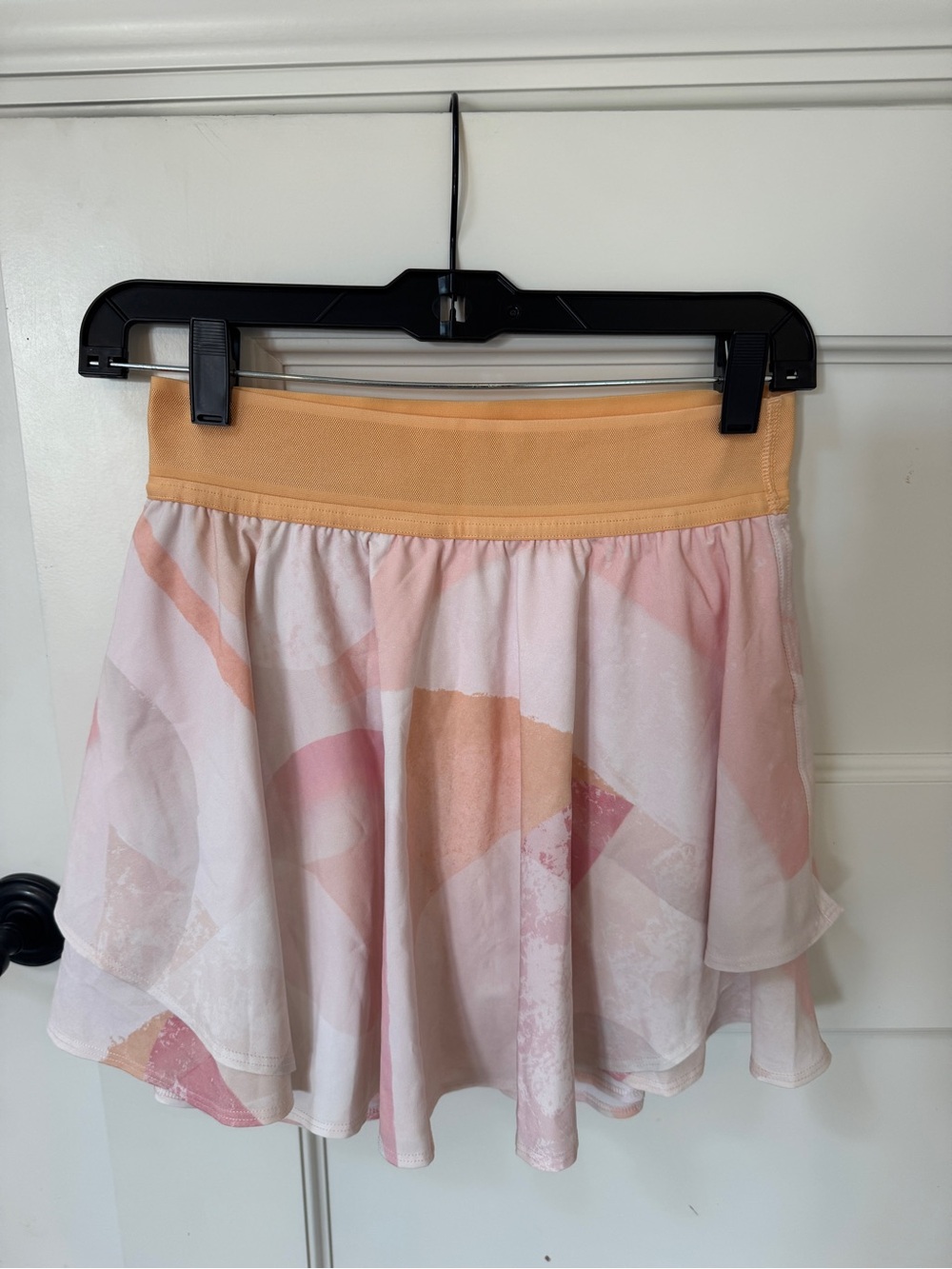 Women’s lululemon Peach & Pink Printed ruffled tennis Skirt